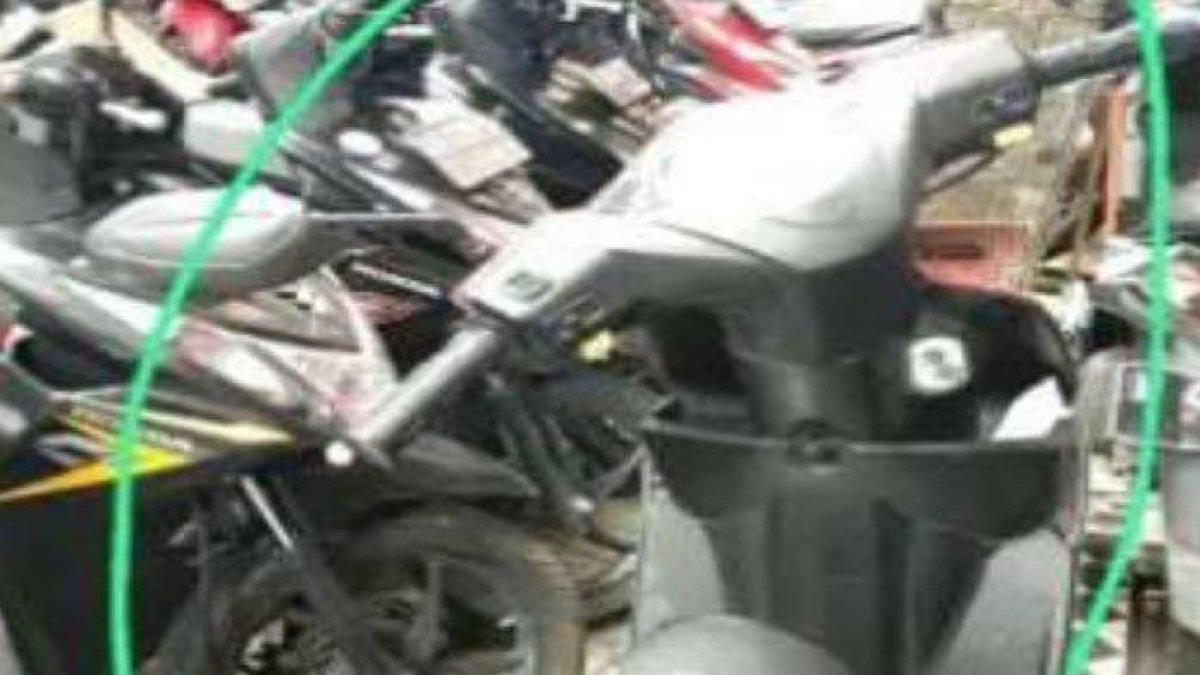Foto motor Honda Beat bernopol L-5829-NV