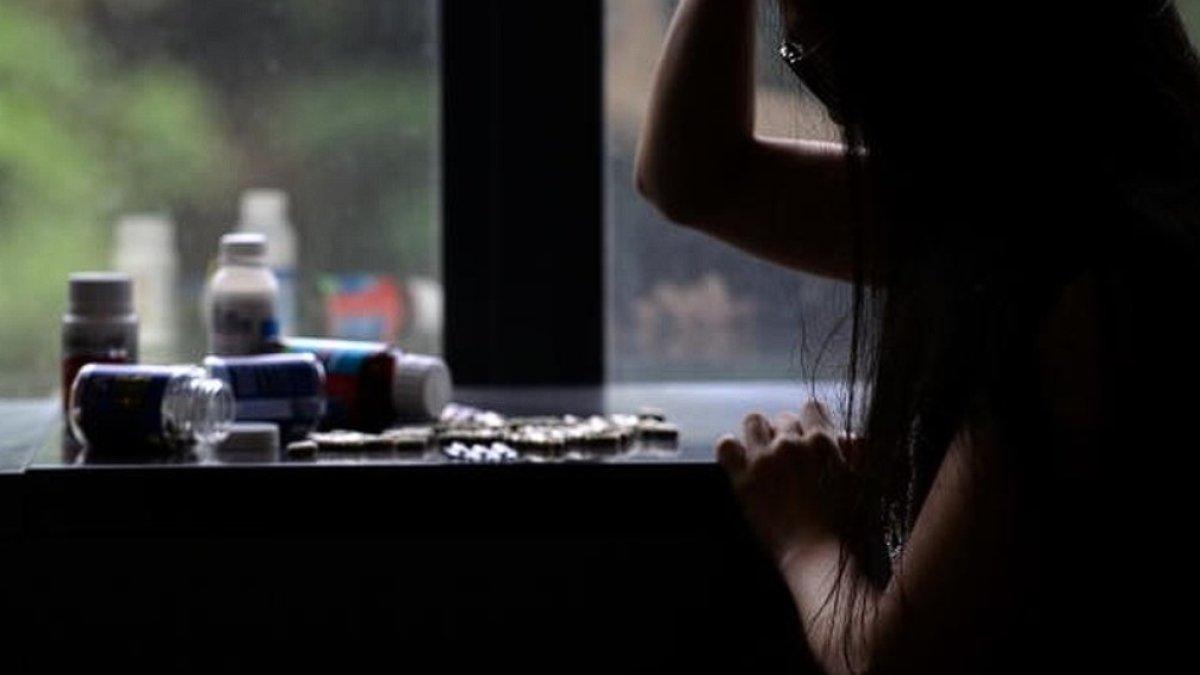 Gadis ini tergiur untuk melakukan suntik putih