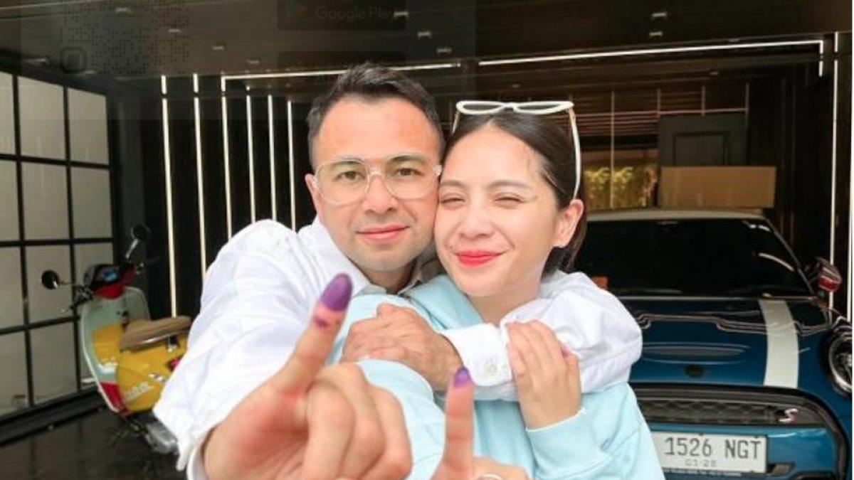 Raffi Ahmad menikah dengan Nagita Slavina Mariana Tengker alias Gigi.