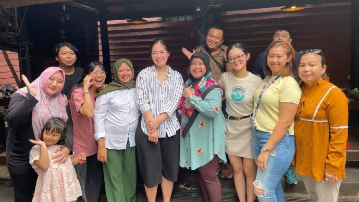 Gracia Indri bahagia kumpul bersama keluarga besarnya