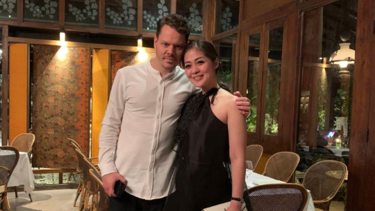 Gracia Indri rayakan ultah suami terlambat