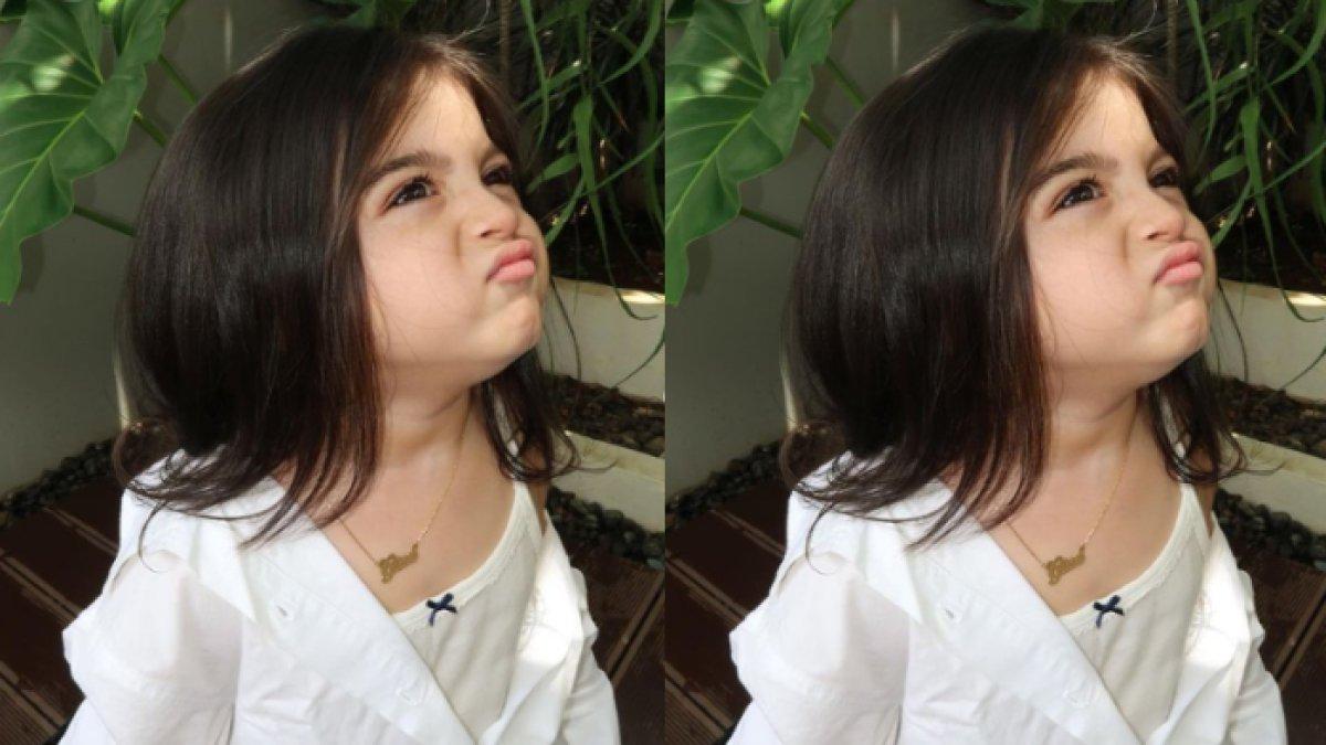 Guzel sempat berpose manyun alias duck face