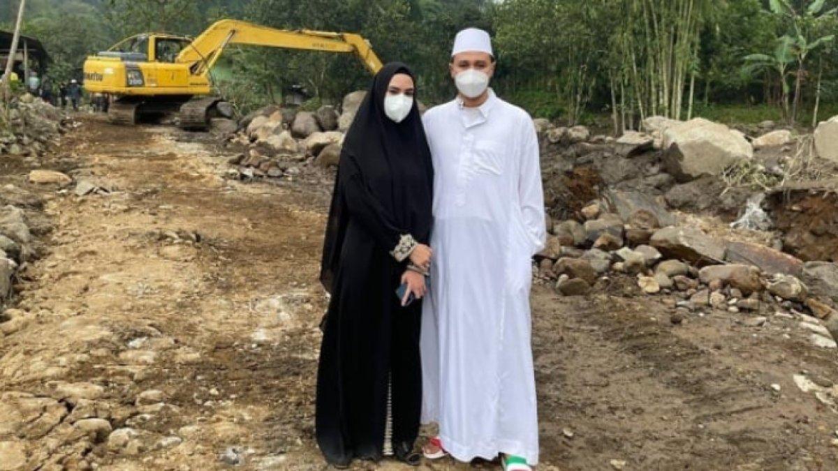 Habib Usman bahagia Kartika Putri kini bercadar