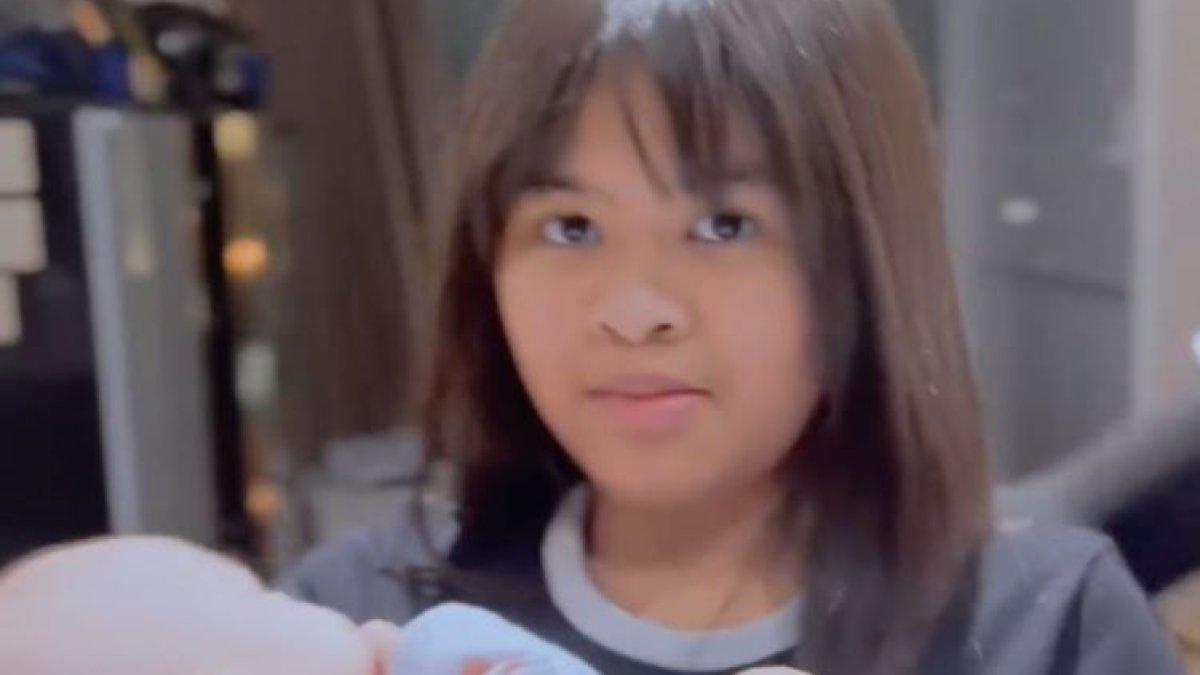 Hadirnya baby Senna membawa kebahagiaan bagi keluarga Shandy dan Gilang.