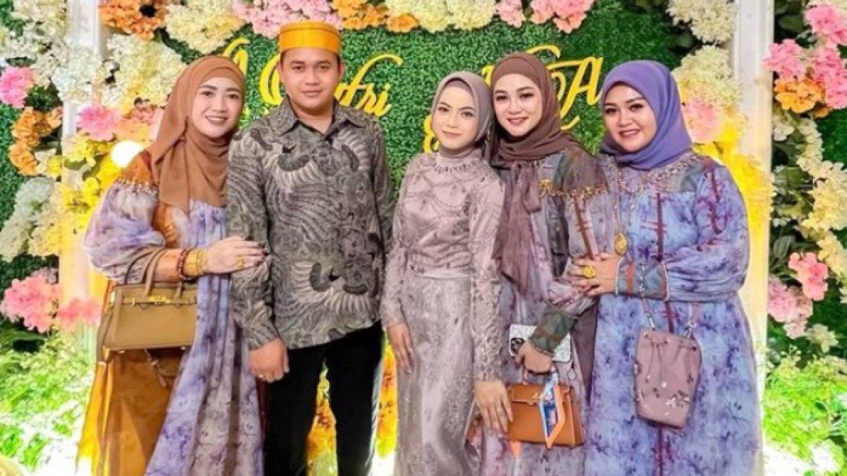 Haji Alwi kini punya 3 istri