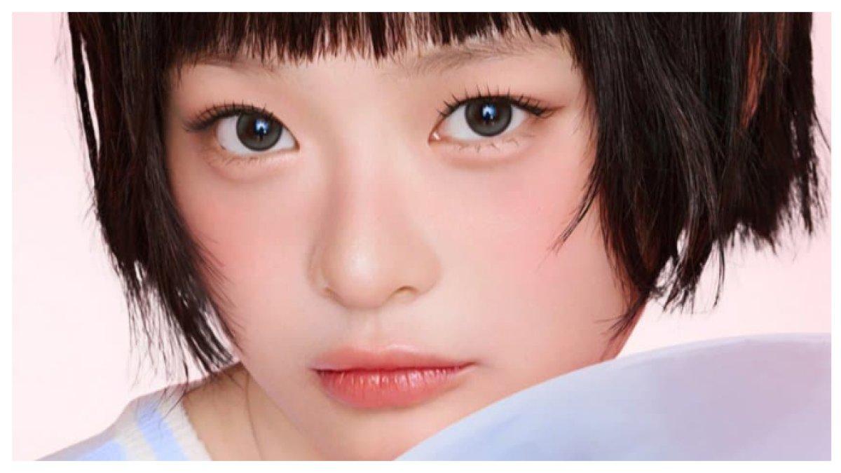 HANNI NJZ TAMPIL BERBEDA LAYAKNYA SEPETI BONEKA - 