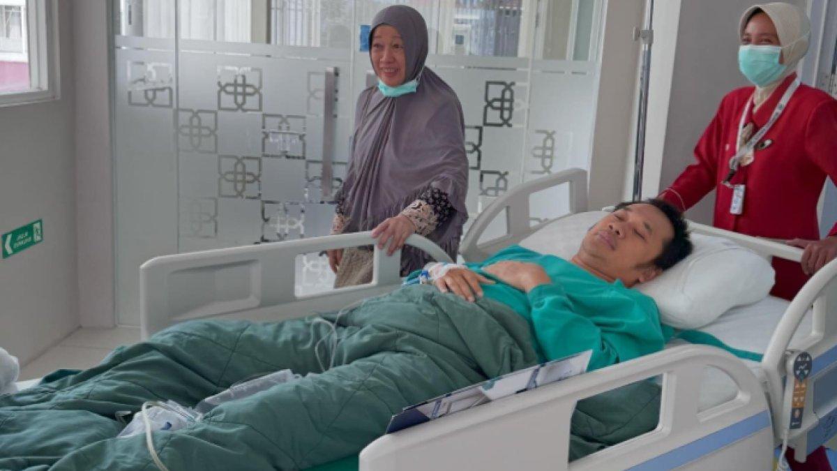 Hanung Bramantyo patah tulang akibat tertimpa motor 220 kg.