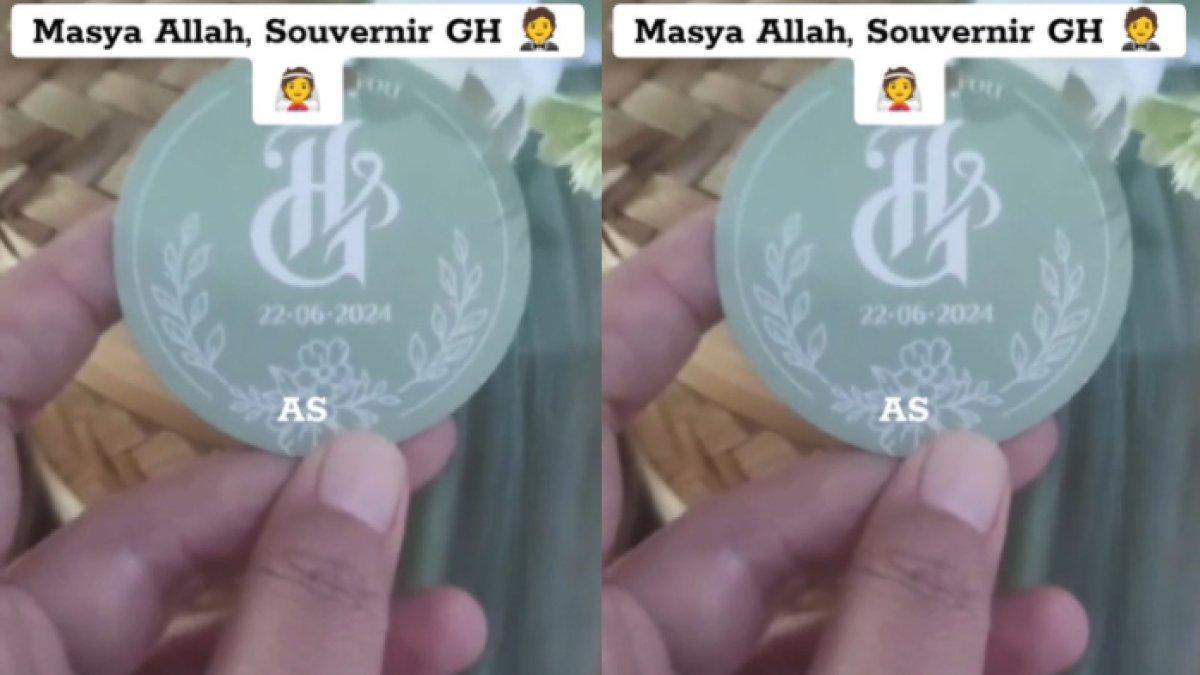 Harga souvenir pernikahan Happy Asmara dan Gilga Sahid