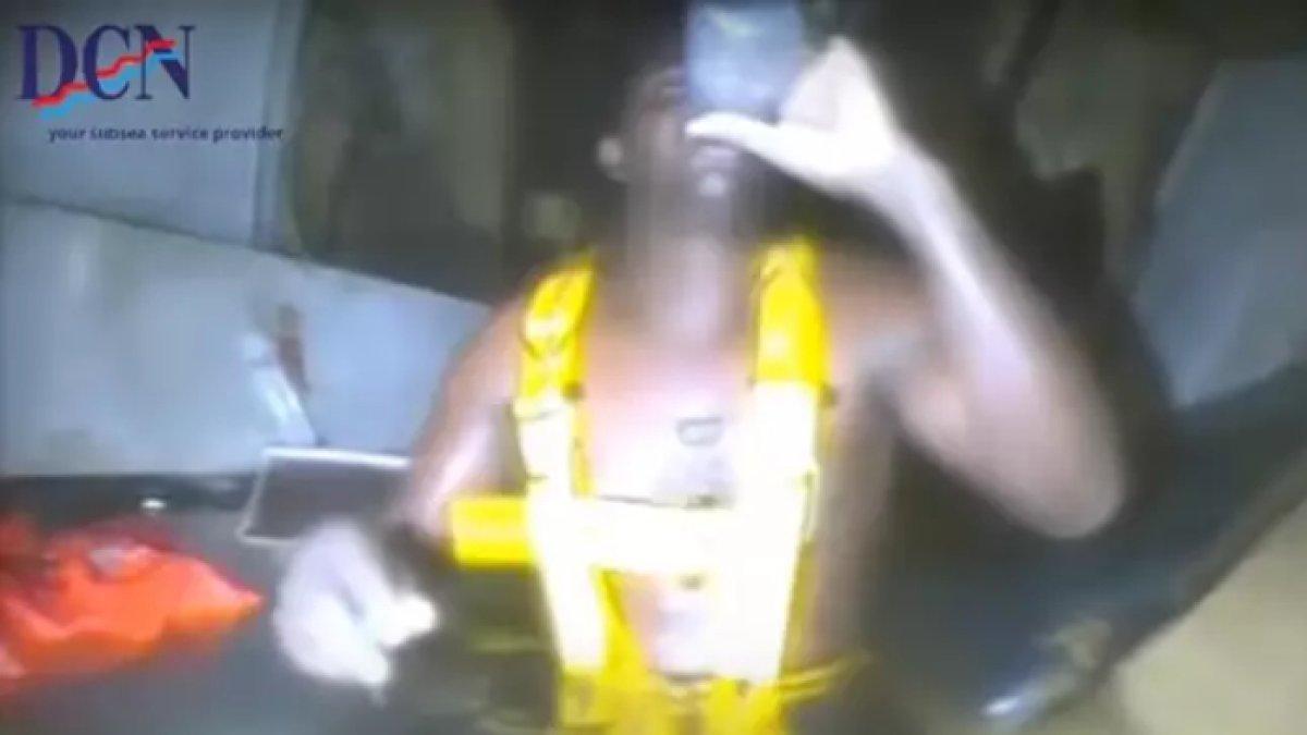 Harrison Okene, pria yang selamat setelah terjebak di bawah air selama 60 Jam.