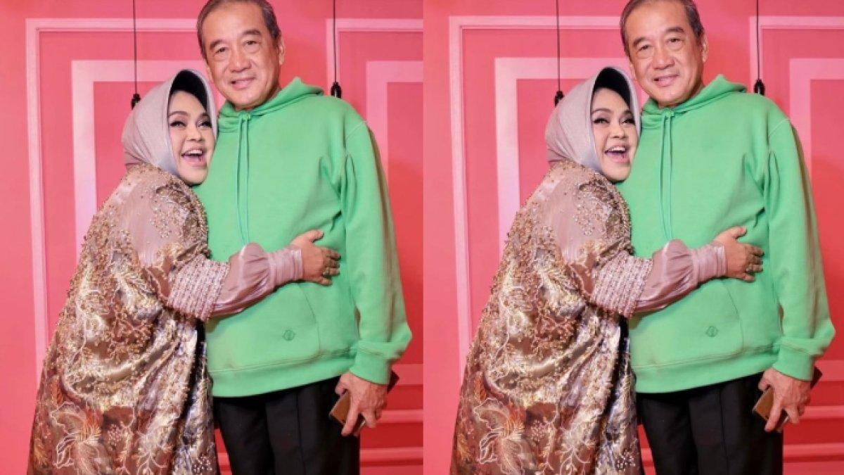 Hetty Koes Endang dan Yusuf Emir Faishal bergaya bak anak muda