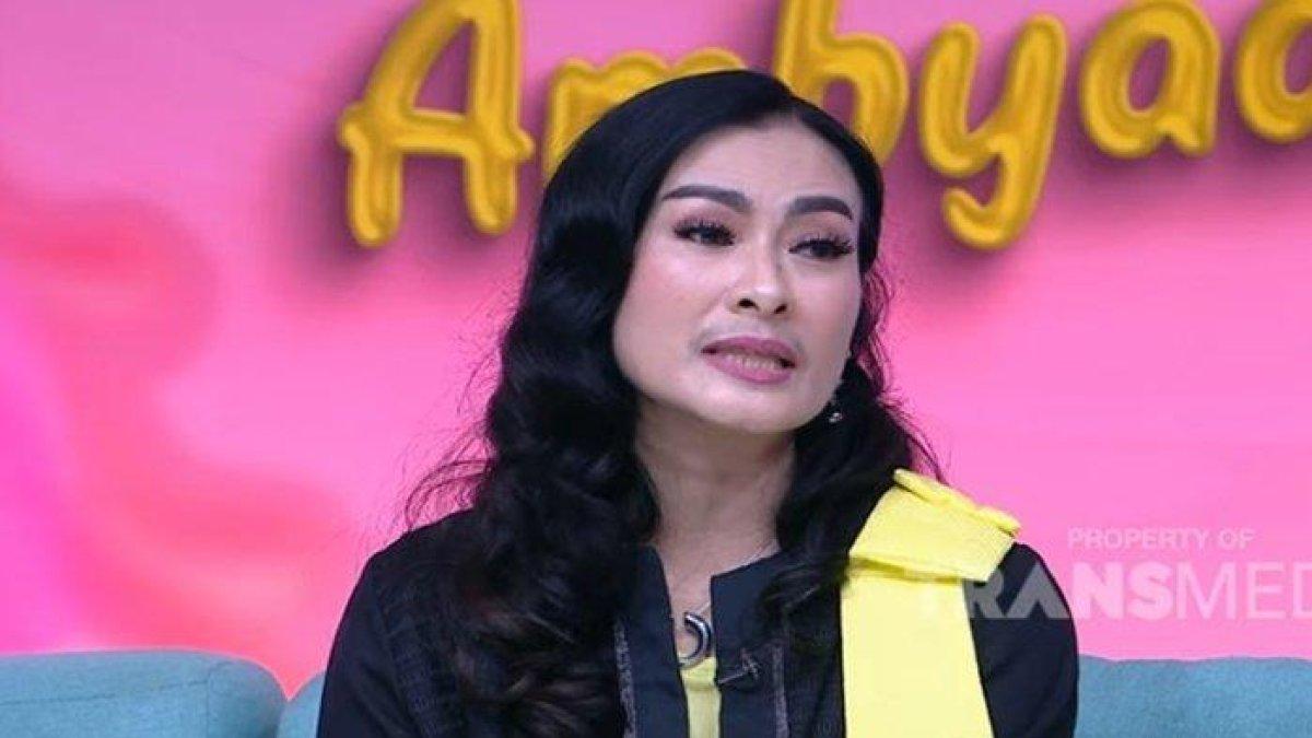 KELAKUAN IIS DAHLIA - Iis Dahlia mengaku punya cita-cita sidak rumah anak-menantu jika kelak jadi mertua.