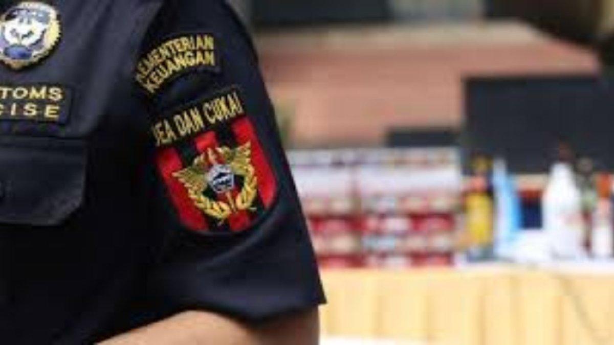 Ilustrasi petugas bea cukai minta mahasiswa bayar pajar Rp286 juta gegara bawa alat penelitian