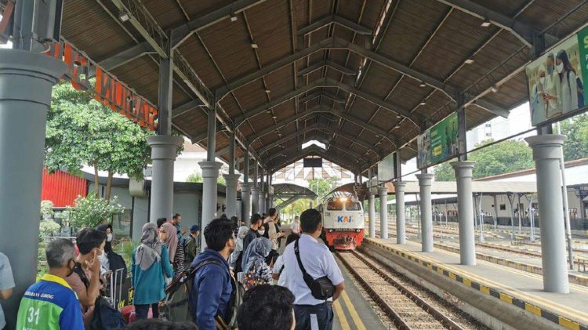 Ilustrasi stasiun kereta api