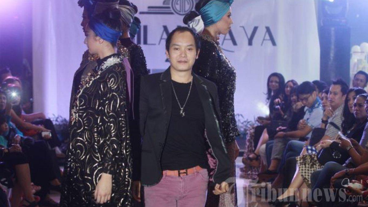 PROFIL HENGKI KAWILARANG - Inilah profil dan jejak karier Hengki Kawilarang, desainer langganan para artis yang meninggal dunia di usia 47 tahun. Warta Kota/Nur Ichsan