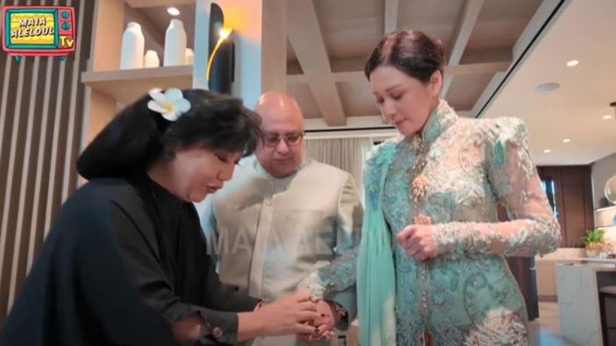 TERPESONA LIHAT KECANTIKAN ISTRI - Irwan Mussry degdegan saat diminta gandeng tangan Maia Estianty.