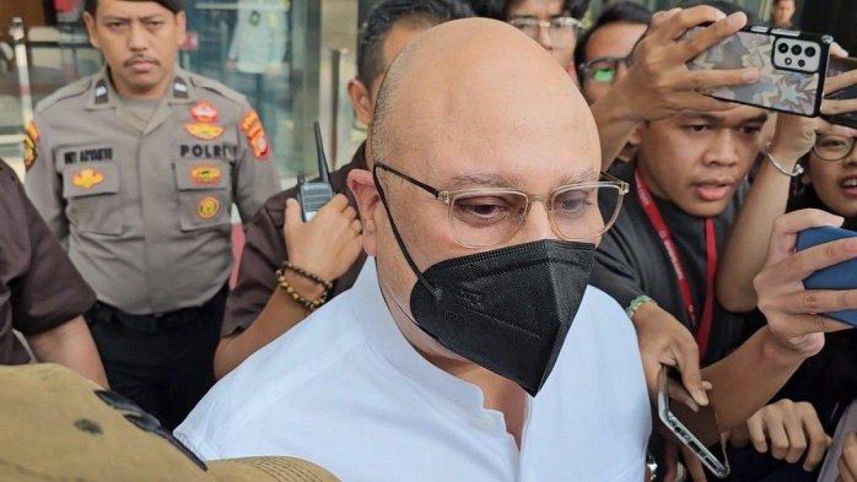 Irwan Daniel Mussry, suami Maia Estianty, telah rampung diperiksa Komisi Pemberantasan Korupsi (KPK) sebagai saksi atas perkara dugaan penerimaan gratifikasi dan Tindak Pidana Pencucian Uang (TPPU) eks Kepala Bea Cukai Yogyakarta Eko Darmanto, Gedung KPK, Jakarta, Rabu (20/9/2023)