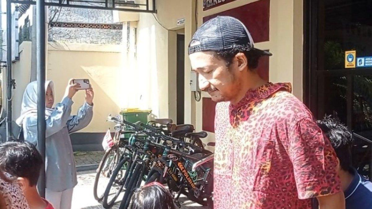Isa Bajaj mendatangi Mapolres Magetan, Jawa Timur pada Jumat, 19 April 2024