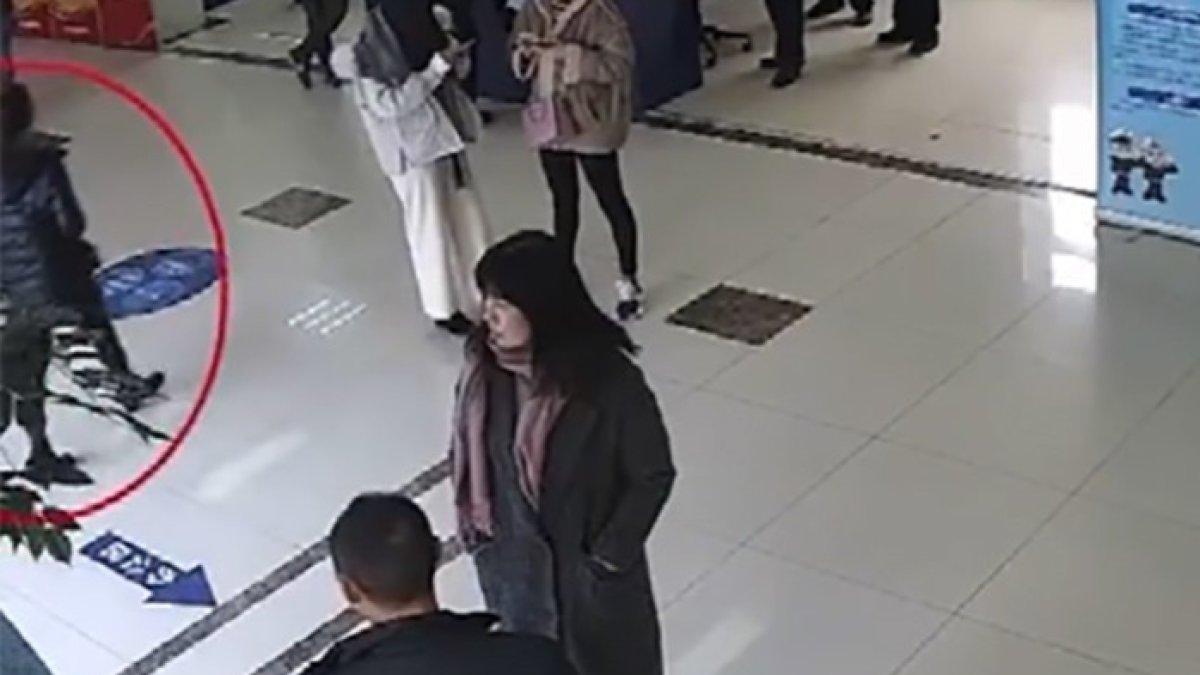 Istri buntuti suaminya karena curiga sesuatu