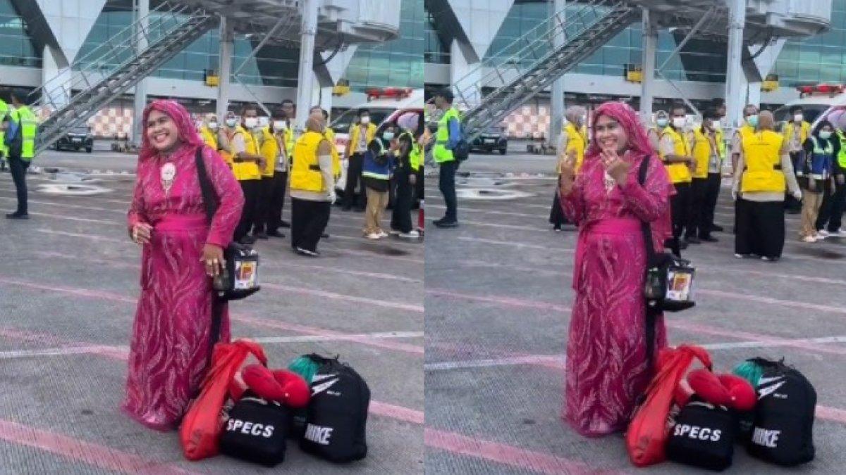 Jamaah haji pamerkan perhiasan mencolok