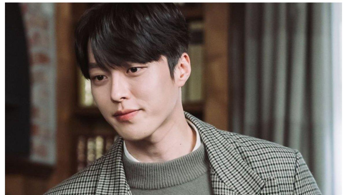 JANG KI YONG TANDA TANGAN KONTRAK BARU -