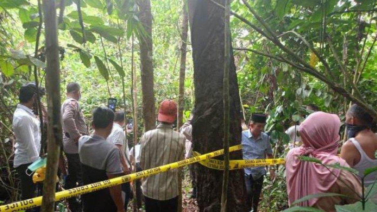 Jasad Yuli ditemukan tanpa busana di semak rumput pohon bambu