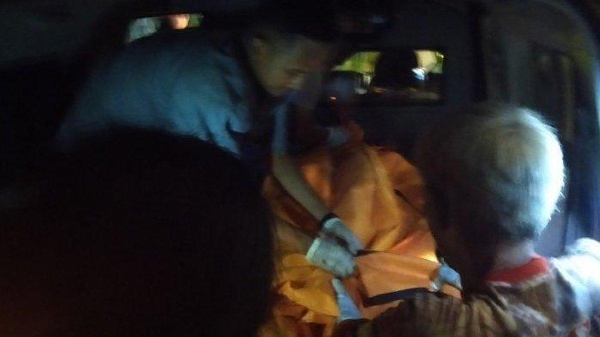 Jasad wanita ditemukan tewas di akses keluar parkiran Mall Paragon diangkut menggunakan ambulance