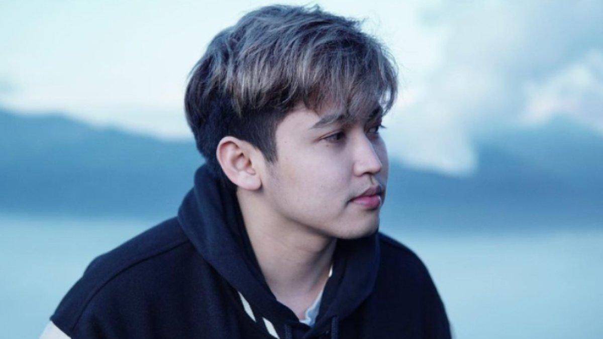 Jeixy kini membela Aura Esports