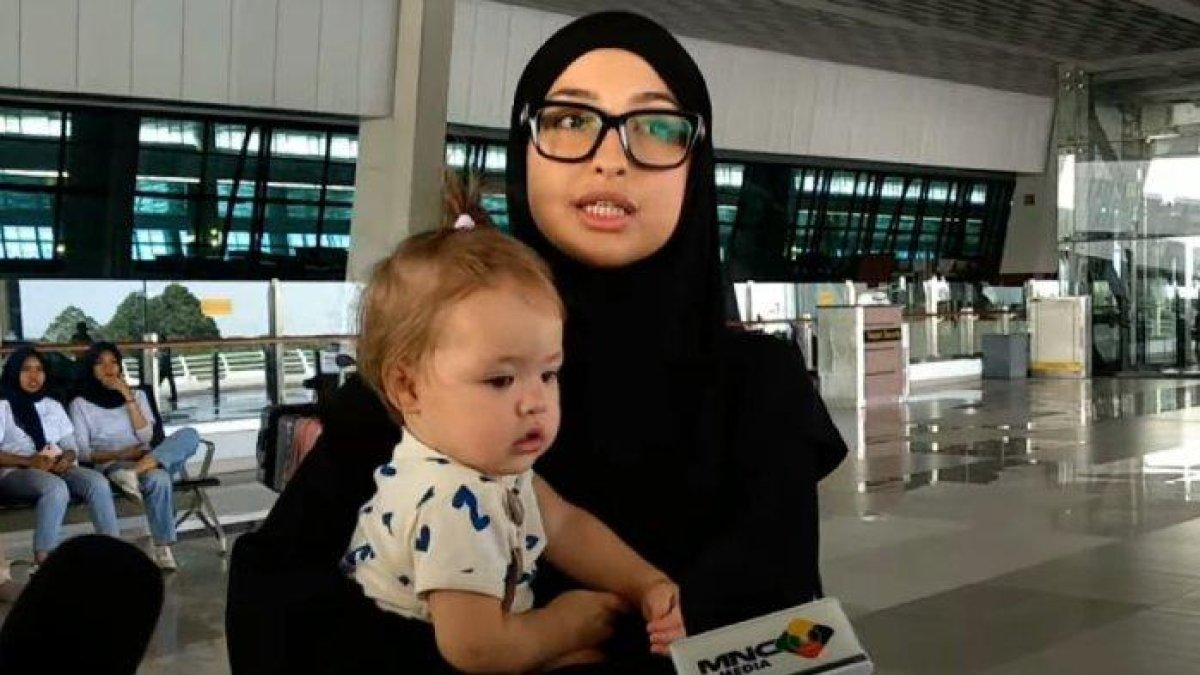 Jennifer Coppen ceritakan momen umrah bersama Kamari.