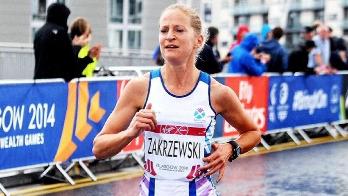 Joasia Zakrzewski,atlet ultra-maraton asal Skotlandia ketahuan menumpang mobil saat kompetisi