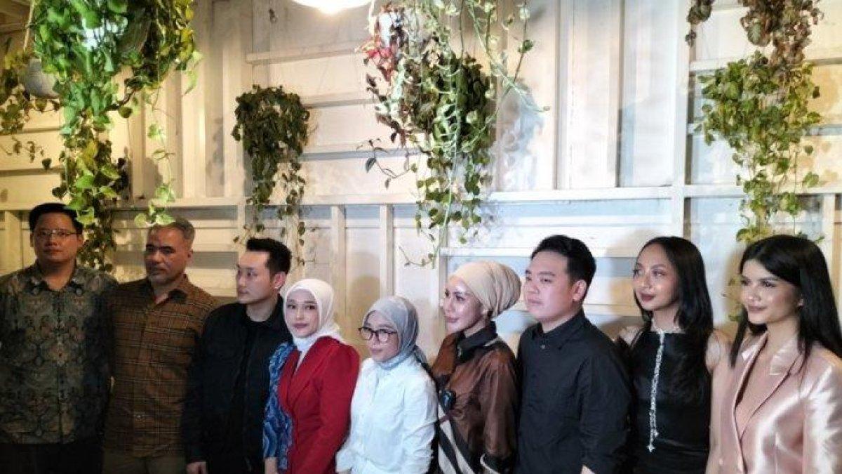 Jumpa pers finalis Miss Univers Indonesia dan kuasa hukumnya terkait dugaan pelecehan seksual dalam kontes kecantikan tersebut di kawasan Kebayoran Baru, Jakarta Selatan, Senin (7/8/2023). Sebuah pengalaman tak mengenakan dirasakan salah satu finalis Miss Universe Indonesia, Priscilla Jelita.