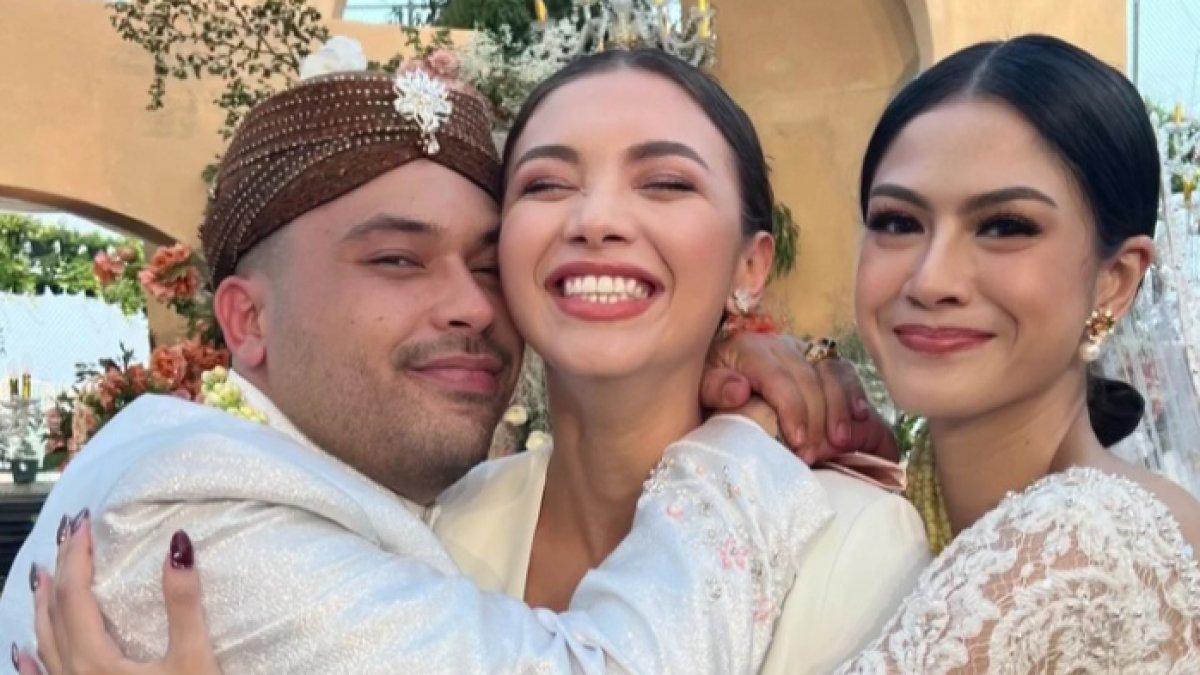 Justin Harijawan adalah teman masa kecil aktris Angela Gilsha.