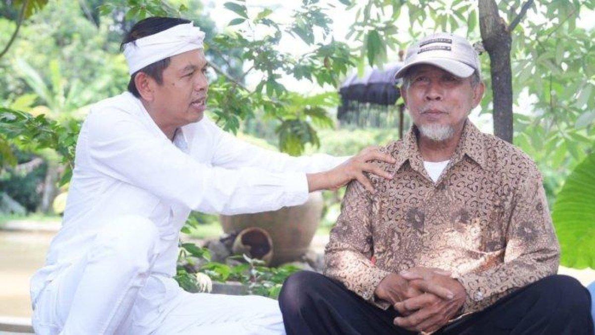Kacung (kanan), petani ditagih Rp4 miliar padahal tak pernah utang. Dedi Mulyadi gercep ikut turunn tangan.