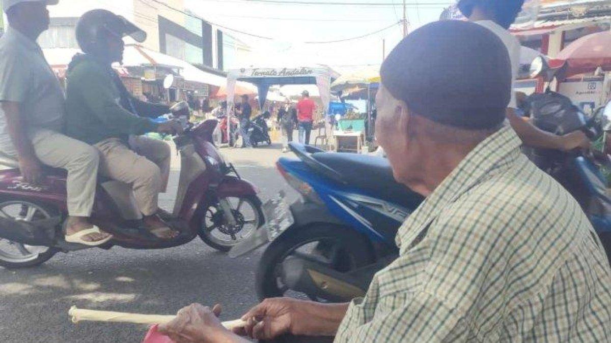 Kakek Gani Hamid, berusia 83 Tahun