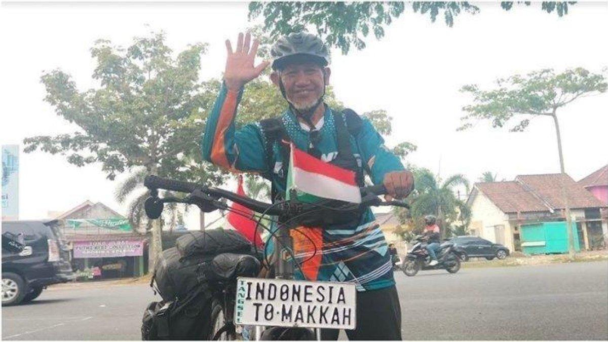 Kakek Supriadi pria 63 tahun
