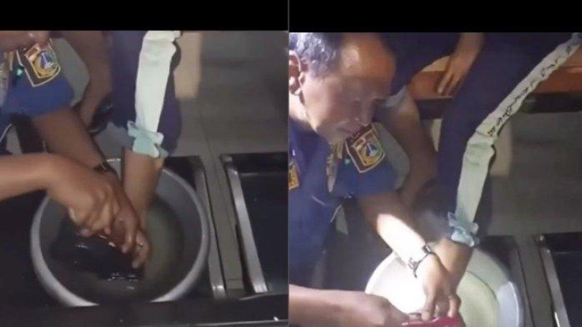 Kaki remaja di Koja Jakarta Utara ini menempel di sandal