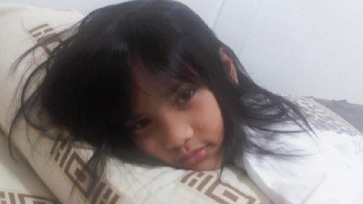 Kecantikan Davina Karamoy memang sudah terpancar sejak ia masih kecil.