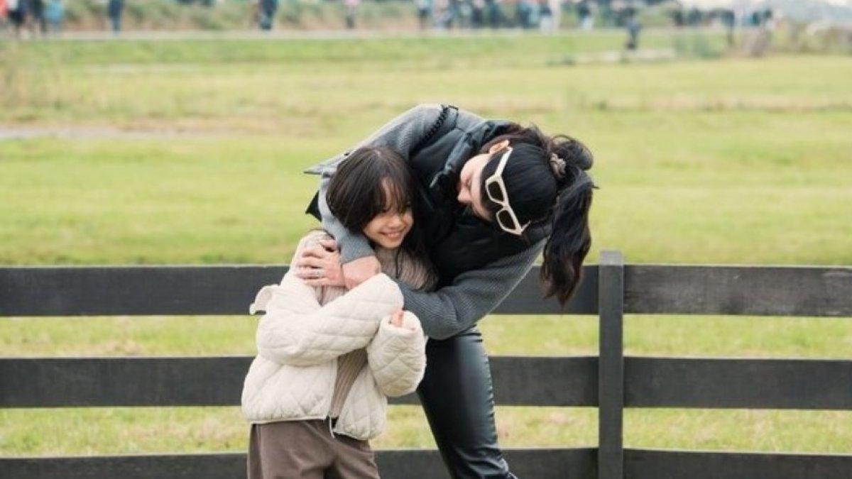Kedekatan Medina Dina dan Gempi tampak sudah terbangun ikatan kuat seperti ibu dan anak.
