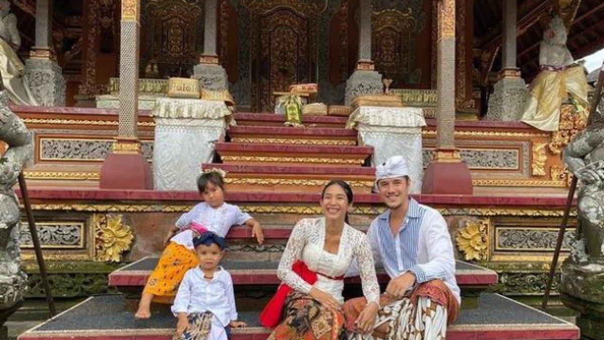 Kehidupan rumah tangga Happy Salma dan suaminya