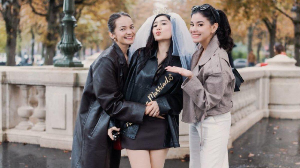 Kejutan bridal shower Febby Rastanty dari Enzy Storia dan Medina Dina di Paris