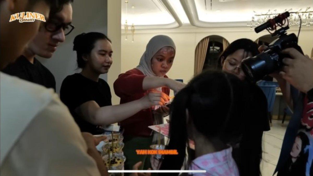 Keluarga siapkan kejutan untuk Sarwendah jam 12 malam