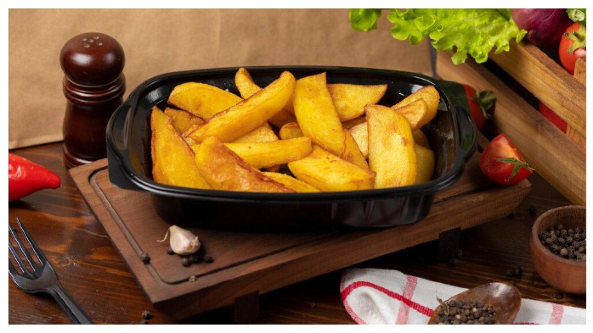 KENTANG GORENG - Untuk membuat kentang tumbuk yang lebih sehat, gunakan mentega organik berkualitas tinggi, ghee, atau minyak kelapa sebagai pengganti margarin.