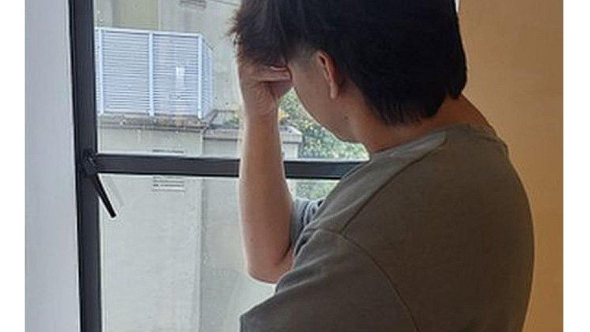 Ketika tidak ada uang, suaminya akan meminta uang atau tabungan anak yang menjadi 'korban'.