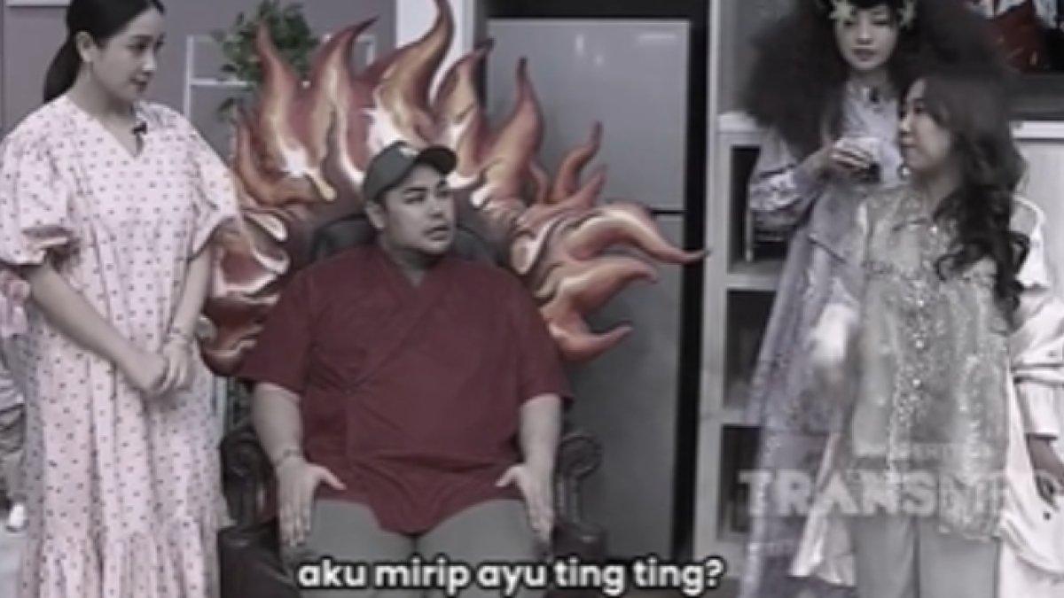 Kiky Saputri menanyakan benar atau tidak dirinya mirip Ayu Ting Ting