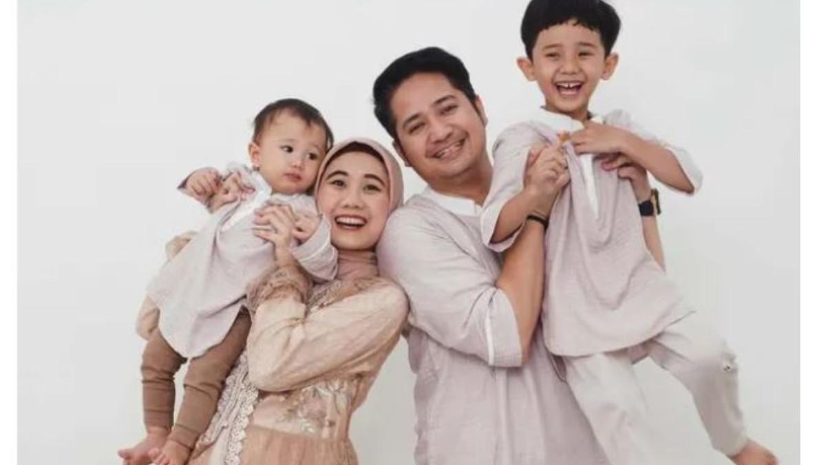 KABAR FERRY DI SINETRON LUV - Kini Reza dikenal sebagai sosok ayah yang hangat dan penuh kasih. 