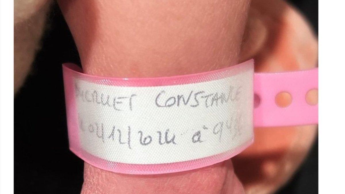 Kini pasangan yang sudah lima tahun menikah ini menyambut kedatangan anggota baru dengan nama yang tak kalah cantik dari sang kakak, yakni Constance.