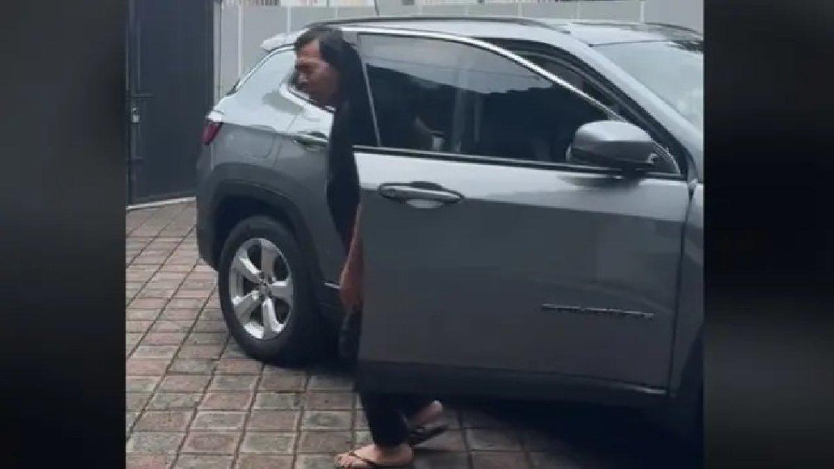 Komeng kendarai mobil istimewa dan mahal hingga bikin takjub