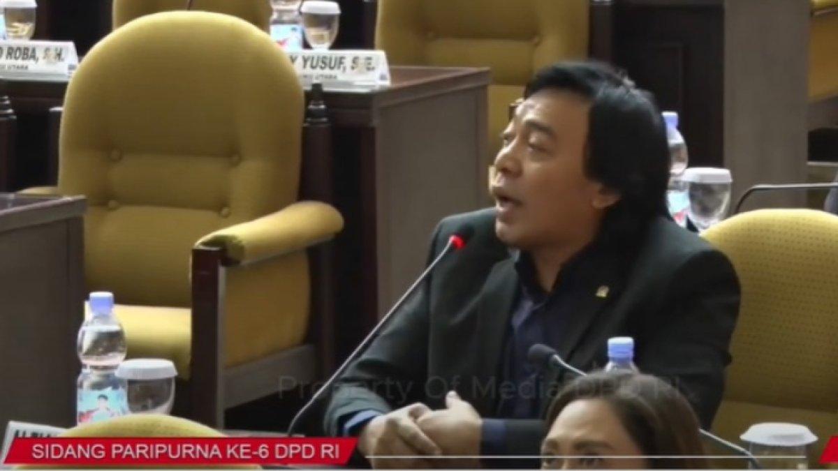 Komeng kini duduk di Komite II DPD.