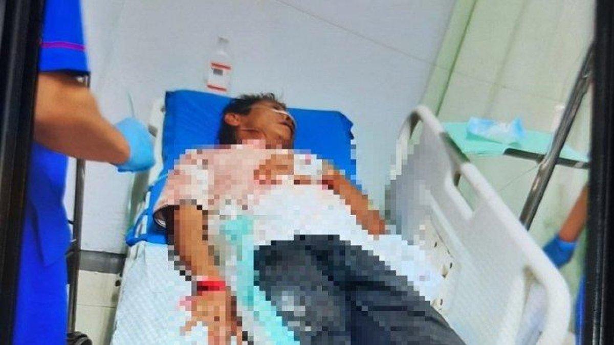 Kondisi Bakti Ajis Munir (49) bersimbah darah akibat pertikaian dengan anaknya RAR di Jalan Takong RT 03/RW 05 Sukamaju Baru, Tapos, Kota Depok, Jawa Barat, Kamis (10/8/2023). (Dok: Istimewa)