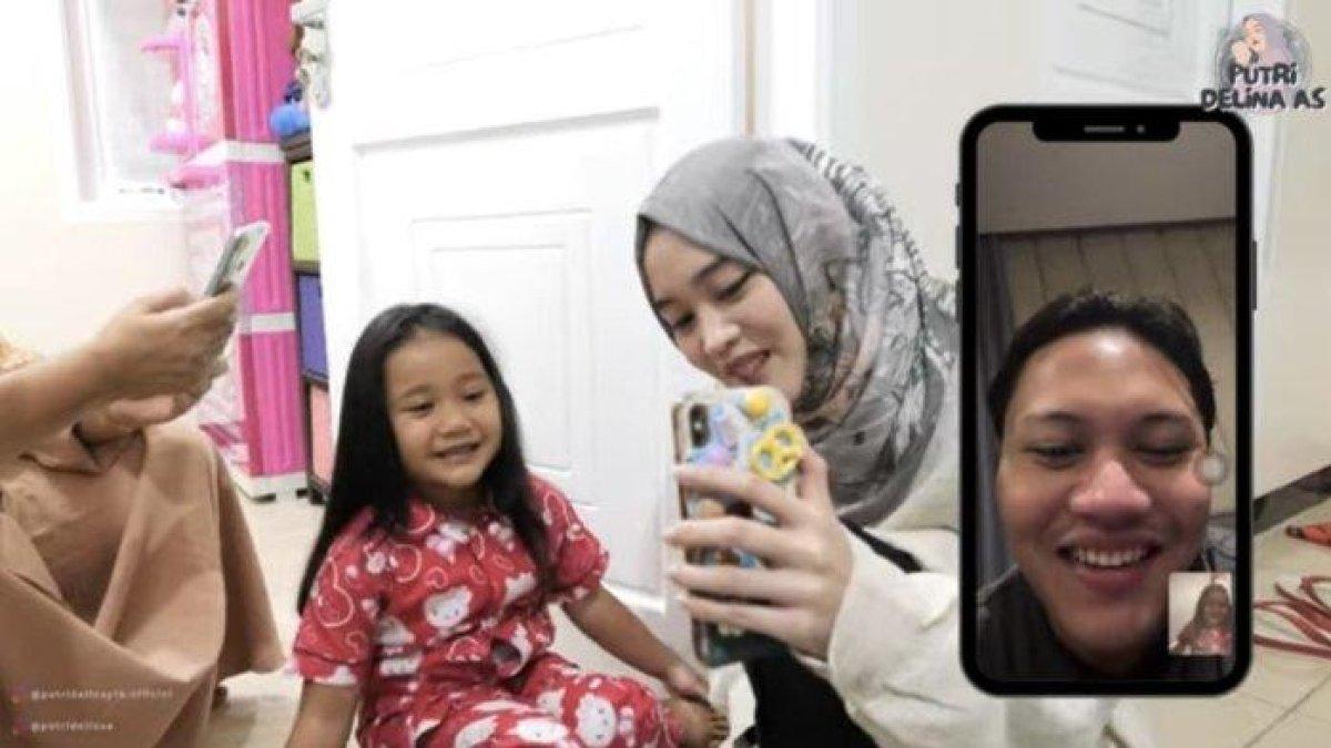 Kondisi anak Lina Jubaedah dan Teddy Pardiyana terungkap kala dijenguk Putri Delina