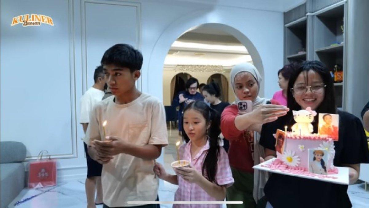 Kue Hello Kitty disiapkan untuk Sarwendah